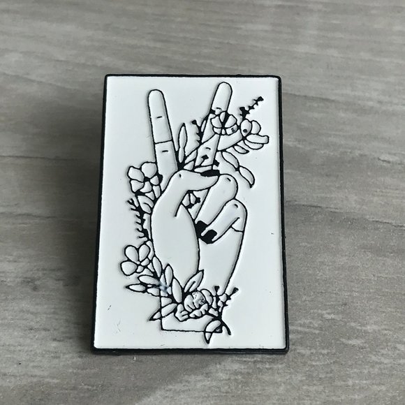 Peace Sign Black & White Collectible Enamel Pin NEW! 885x1 - Picture 3 of 5